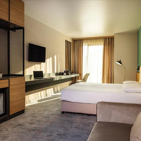 B1 Downtown 3*