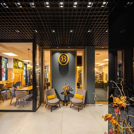 B1 Downtown فندق
